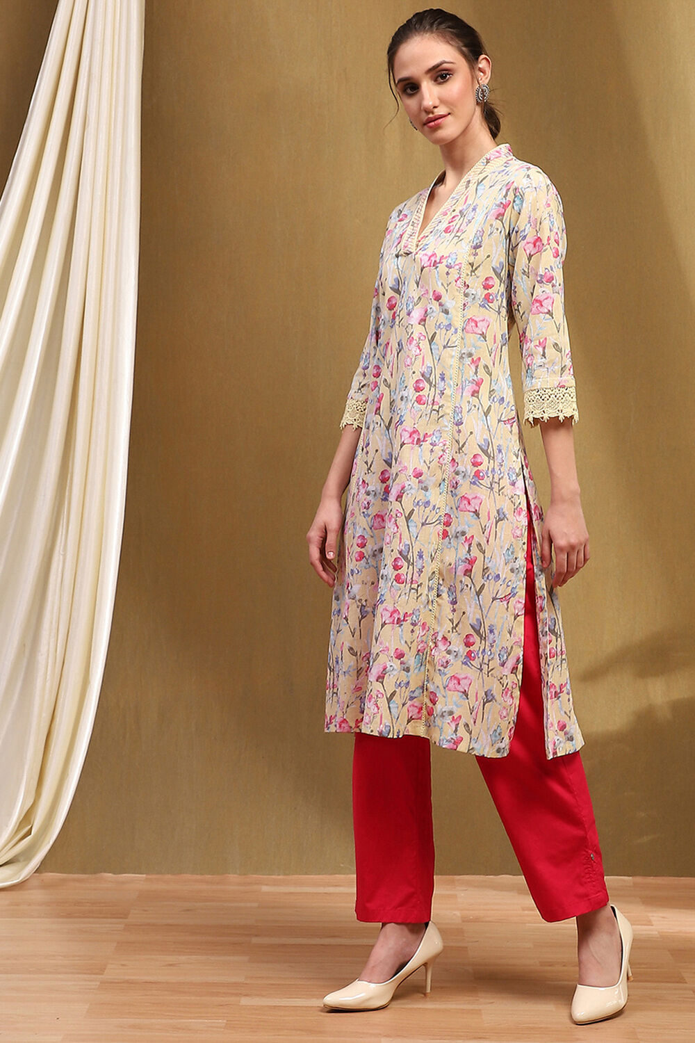 Beige Cotton Straight Kurta image number 1