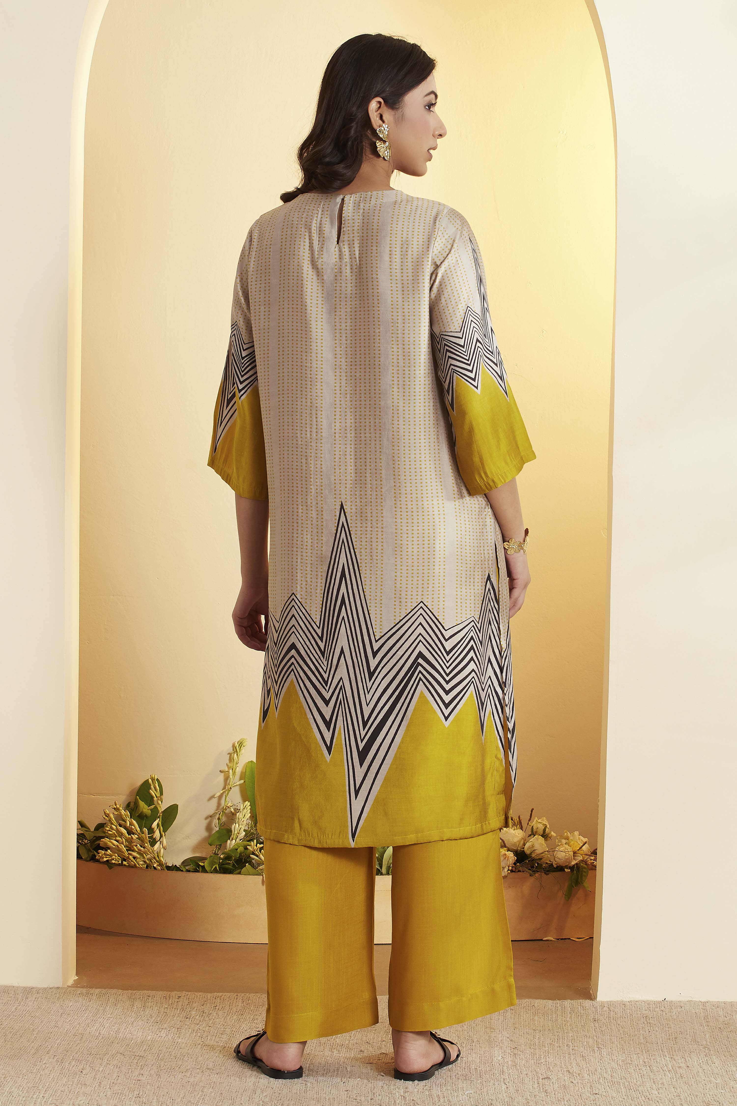 Grey Viscose Blend Straight Suit Set image number 5