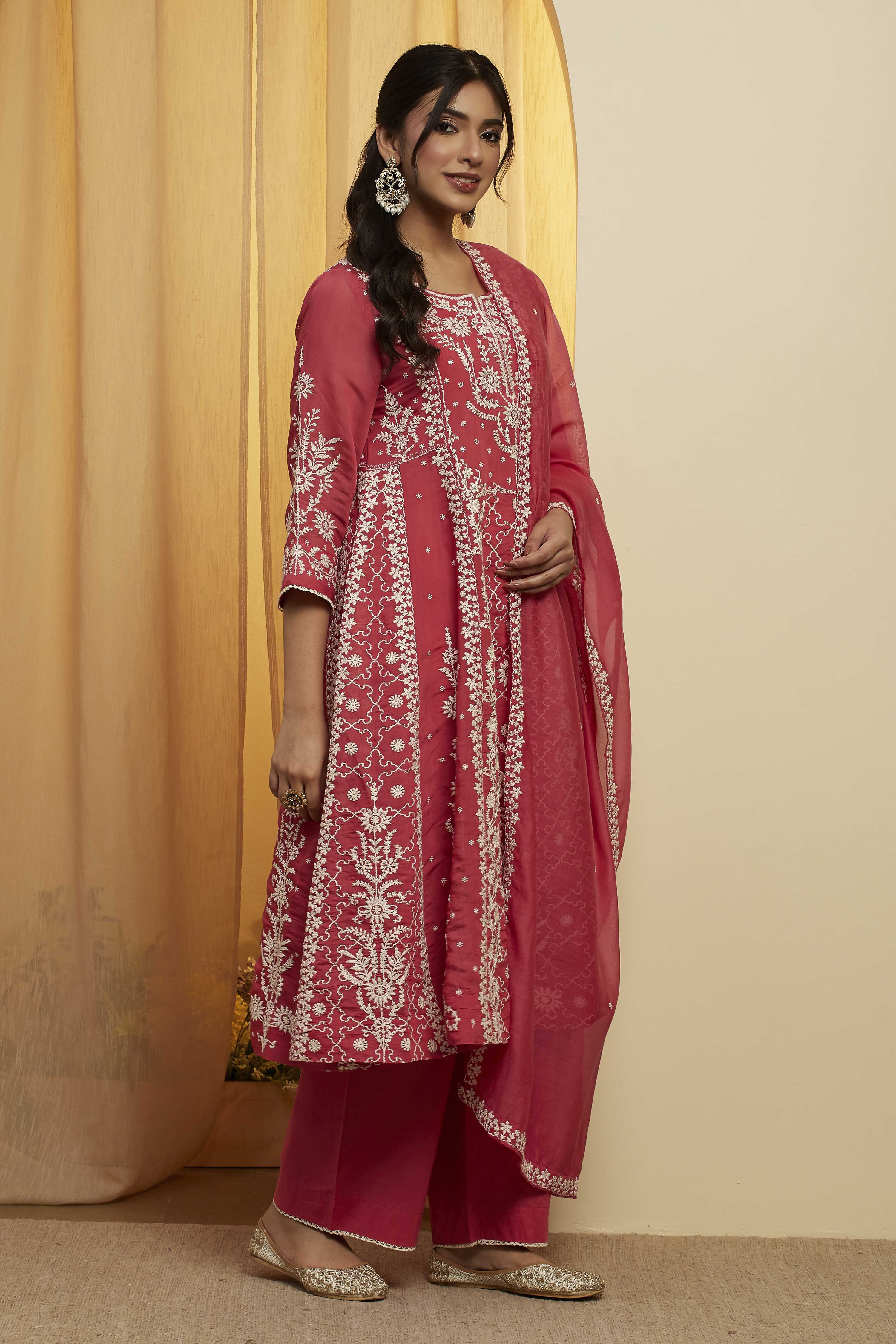 Pink Viscose Blend Floral Design Kalidar Kurta Set image number 4