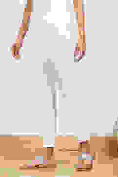 White Cotton Solid Regular Pants image number 2