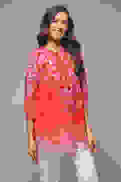 Red Cotton Blend Printed Kurti image number 4