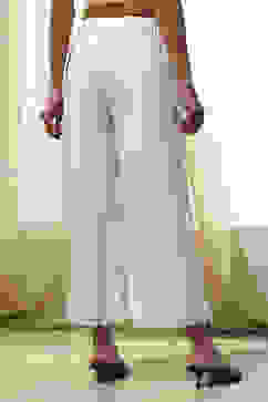 Off-White Viscose Solid Straight Palazzo image number 4