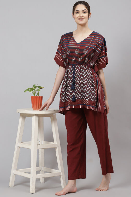 Navy Straight Cotton Two Piece Printed Sleepwear Set image number 5