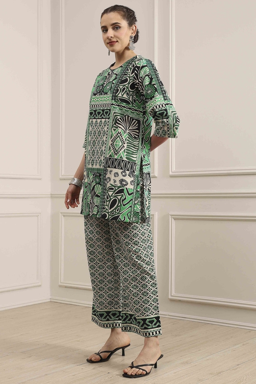 Green Cotton Printed Straight Kurta Palazzo Set image number 3