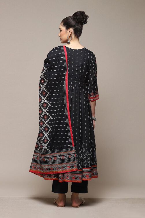 Red Cotton Anarkali Kurta Palazzo Suit Set image number 4