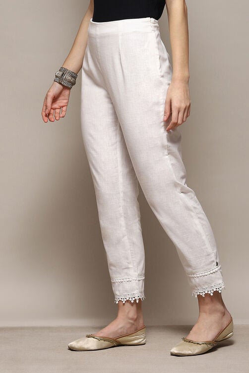 Black Cotton Slim Solid Pants image number 2