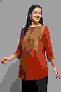 Brown LIVA Straight Printed Kurti image number 2