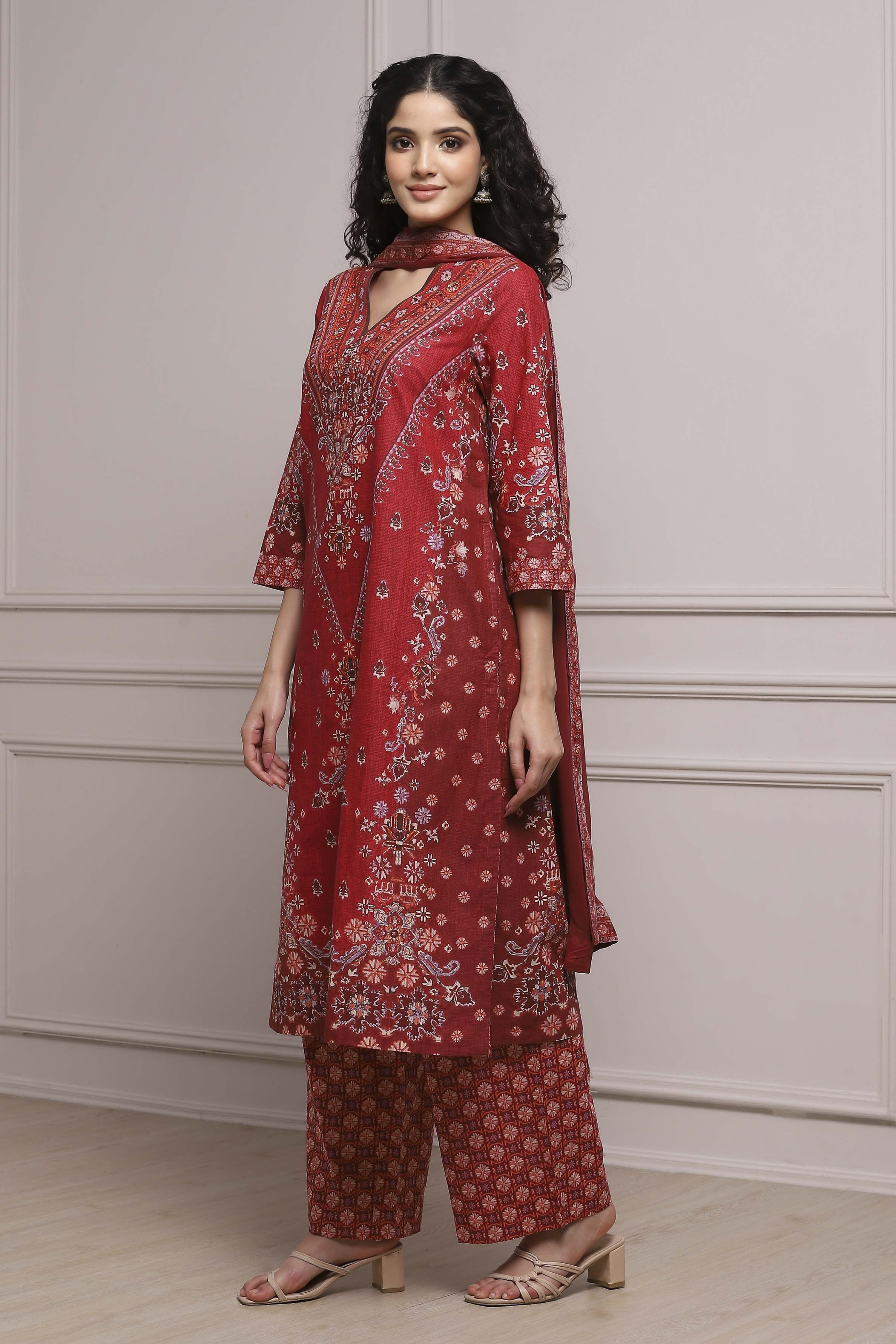 Red Cotton Printed Straight Suit Set image number 3