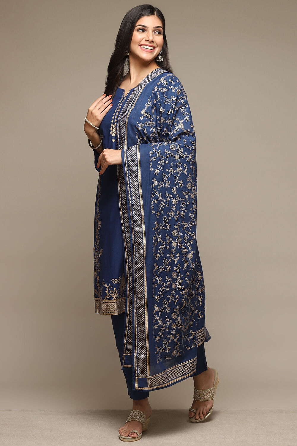 Red Cotton Straight Kurta Pants Suit Set image number 5