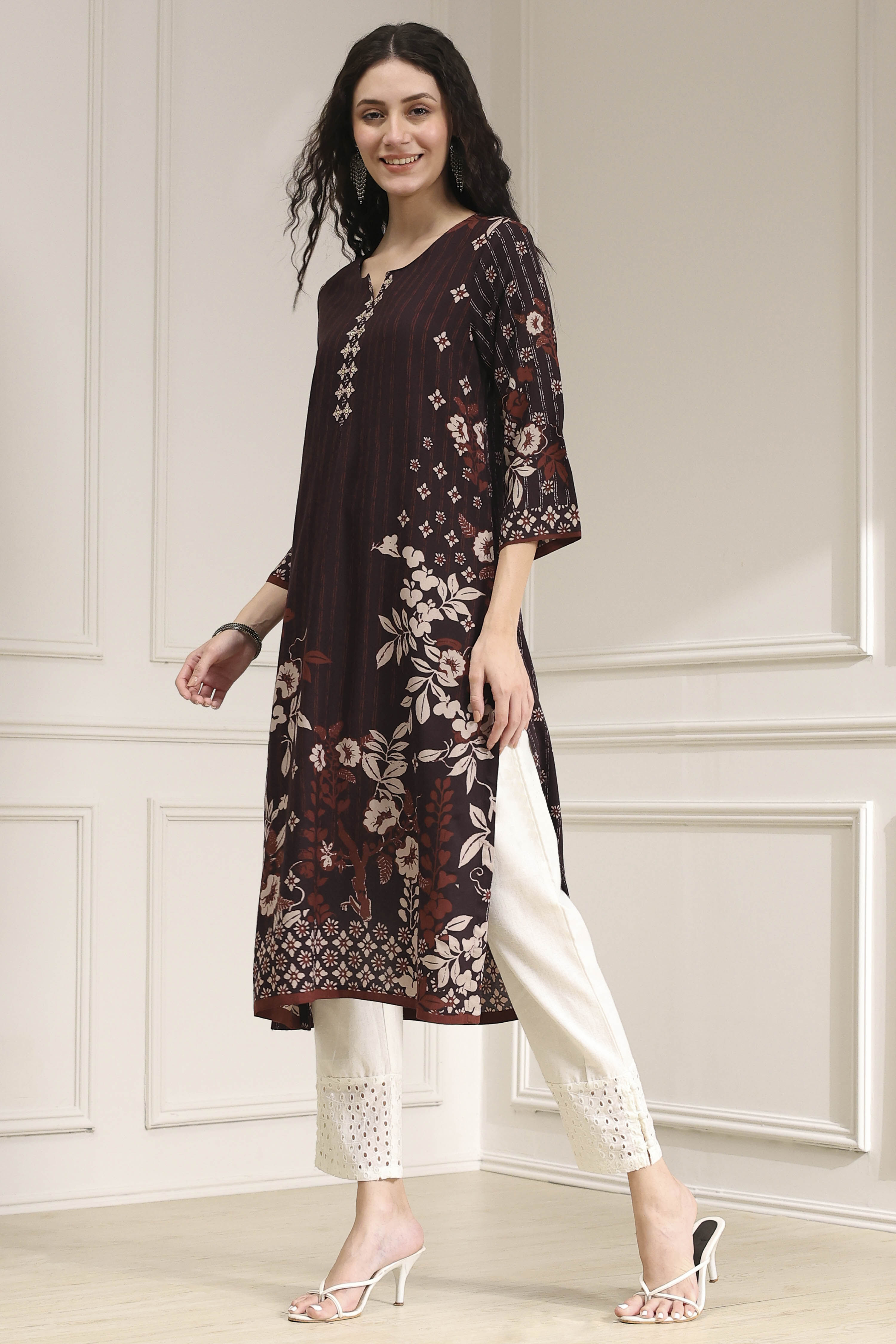 Brown Printed Straight Kurta image number 2