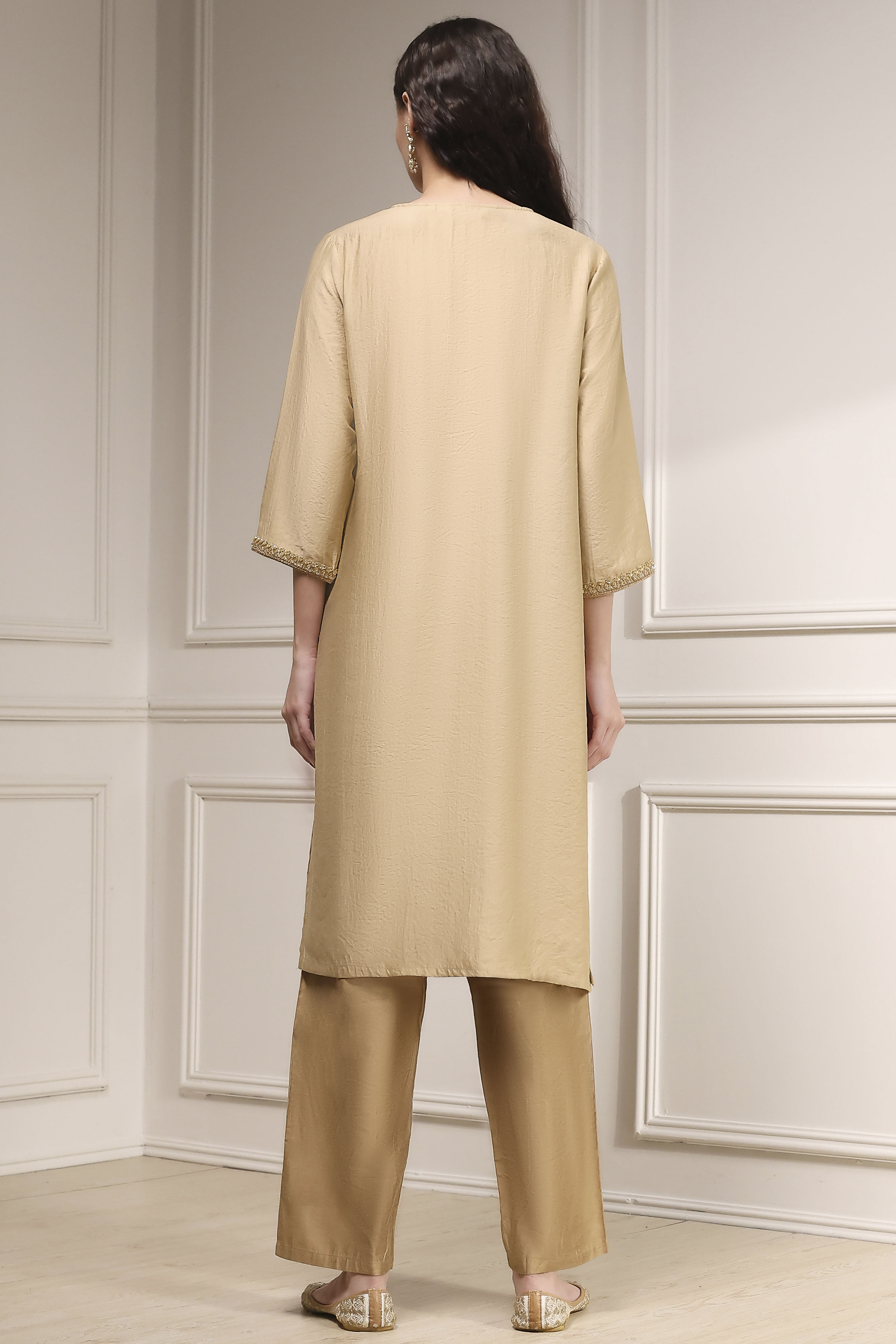 Beige Solid Straight Kurta image number 3