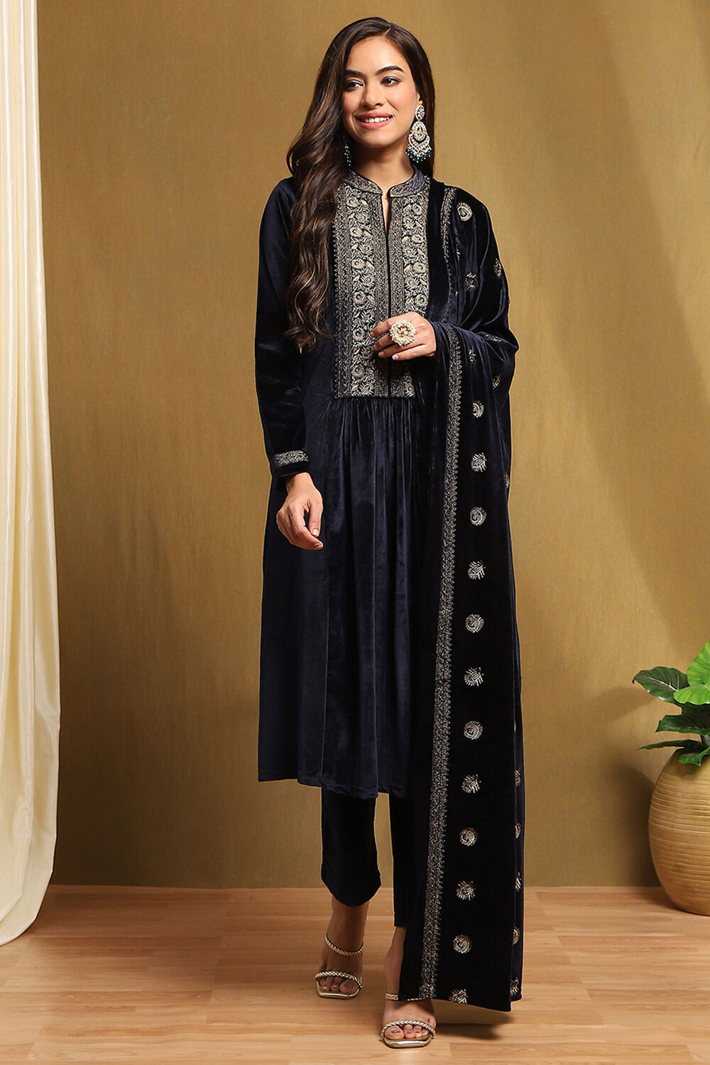 Navy Polyester Straight Suit Set image number 6