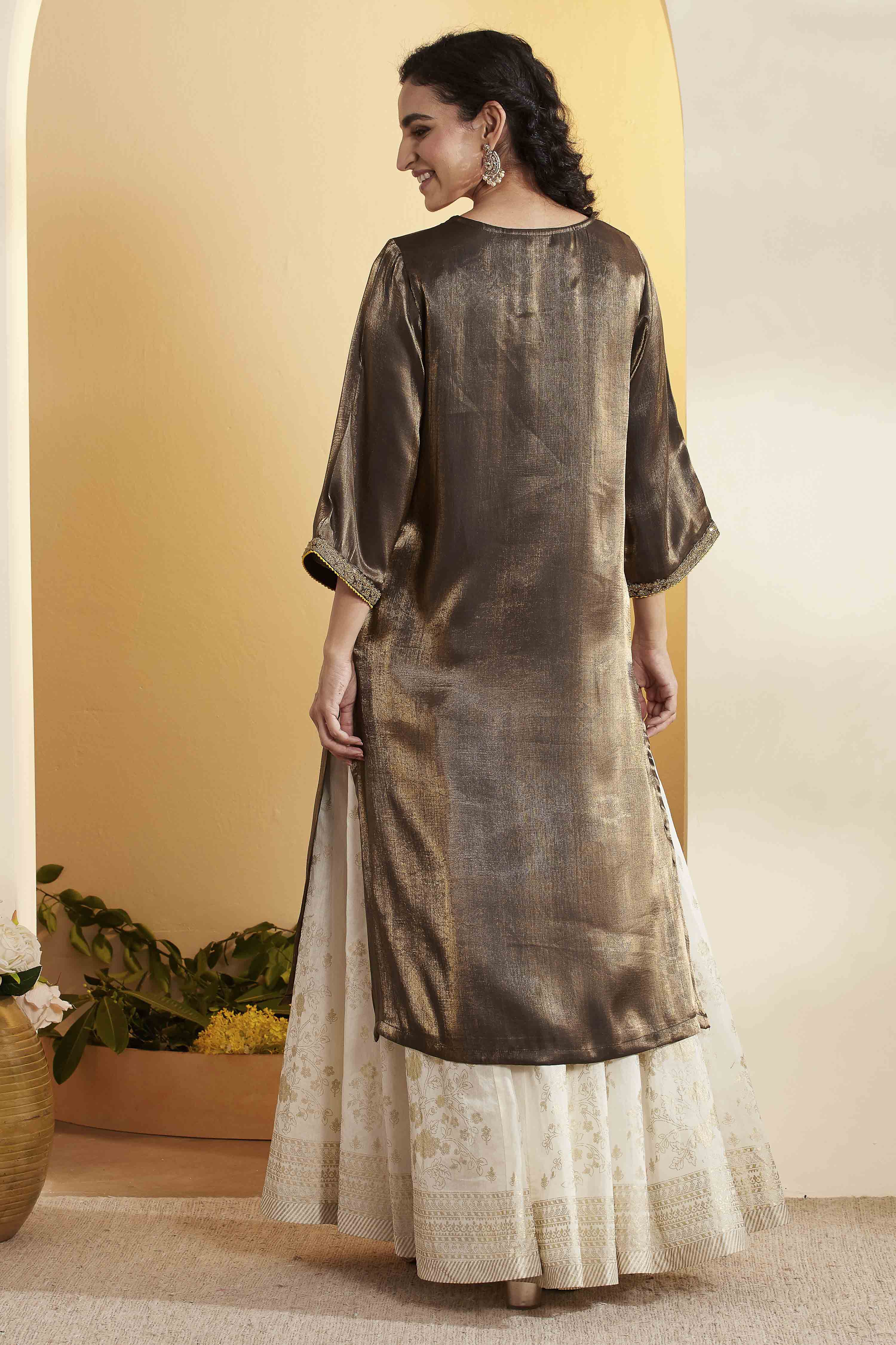 Black Metallic Viscose Poly Yarndyed Straight Kurta image number 4
