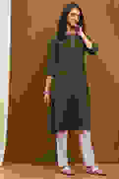 Green Cotton Blend Solid Regular Fit Straight Kurta image number 4