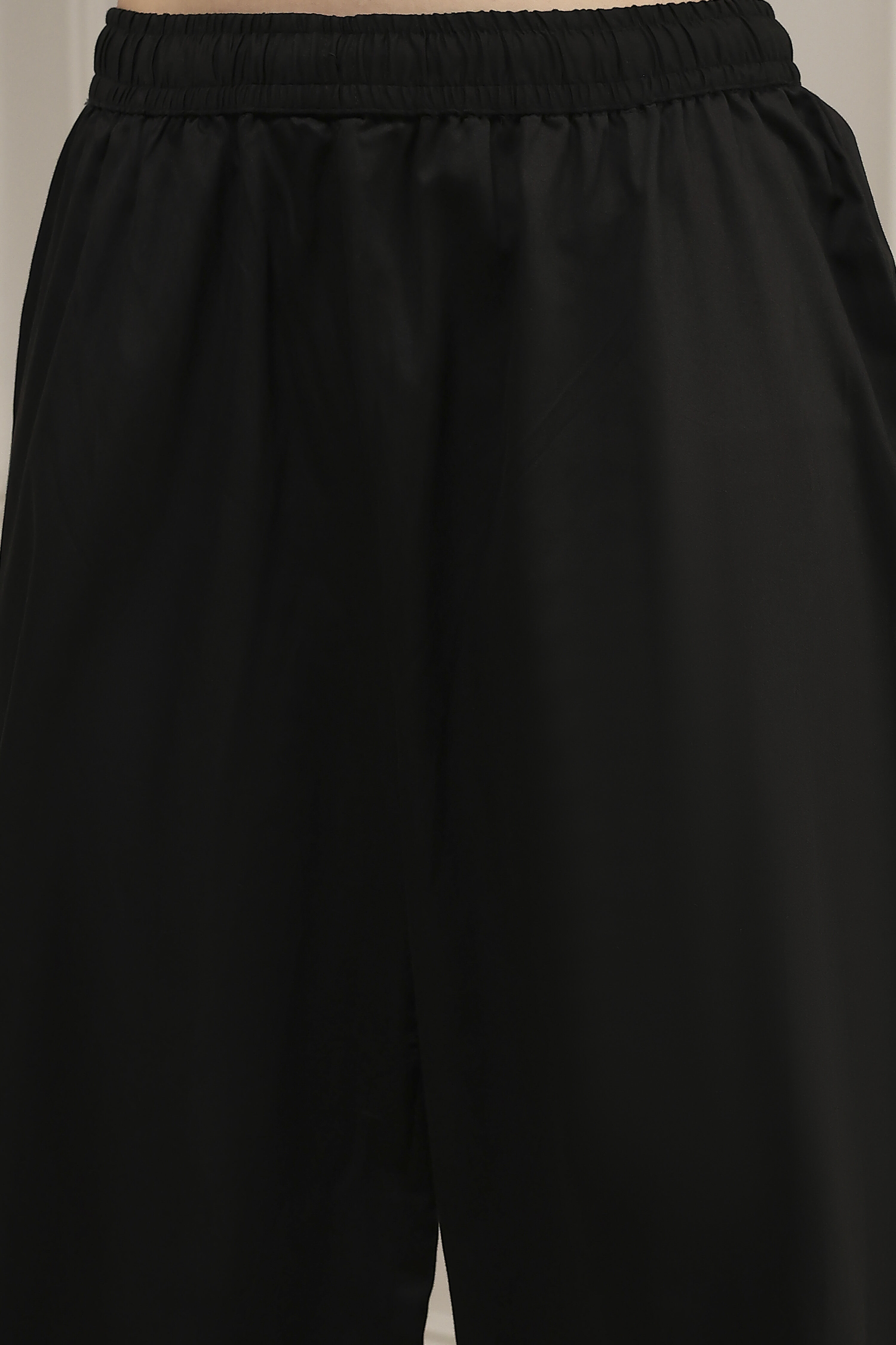 Black Chanderi Embroidered Straight Suit Set image number 2