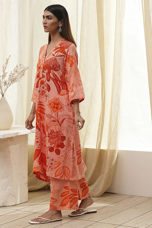Peach-Colored Floral Straight Kurta Set image number 3