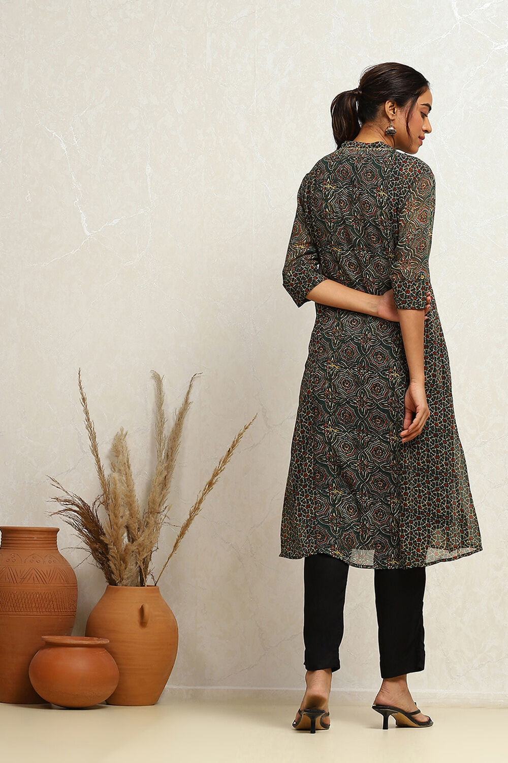 Green Georgette Printed A-Line Kurta image number 3