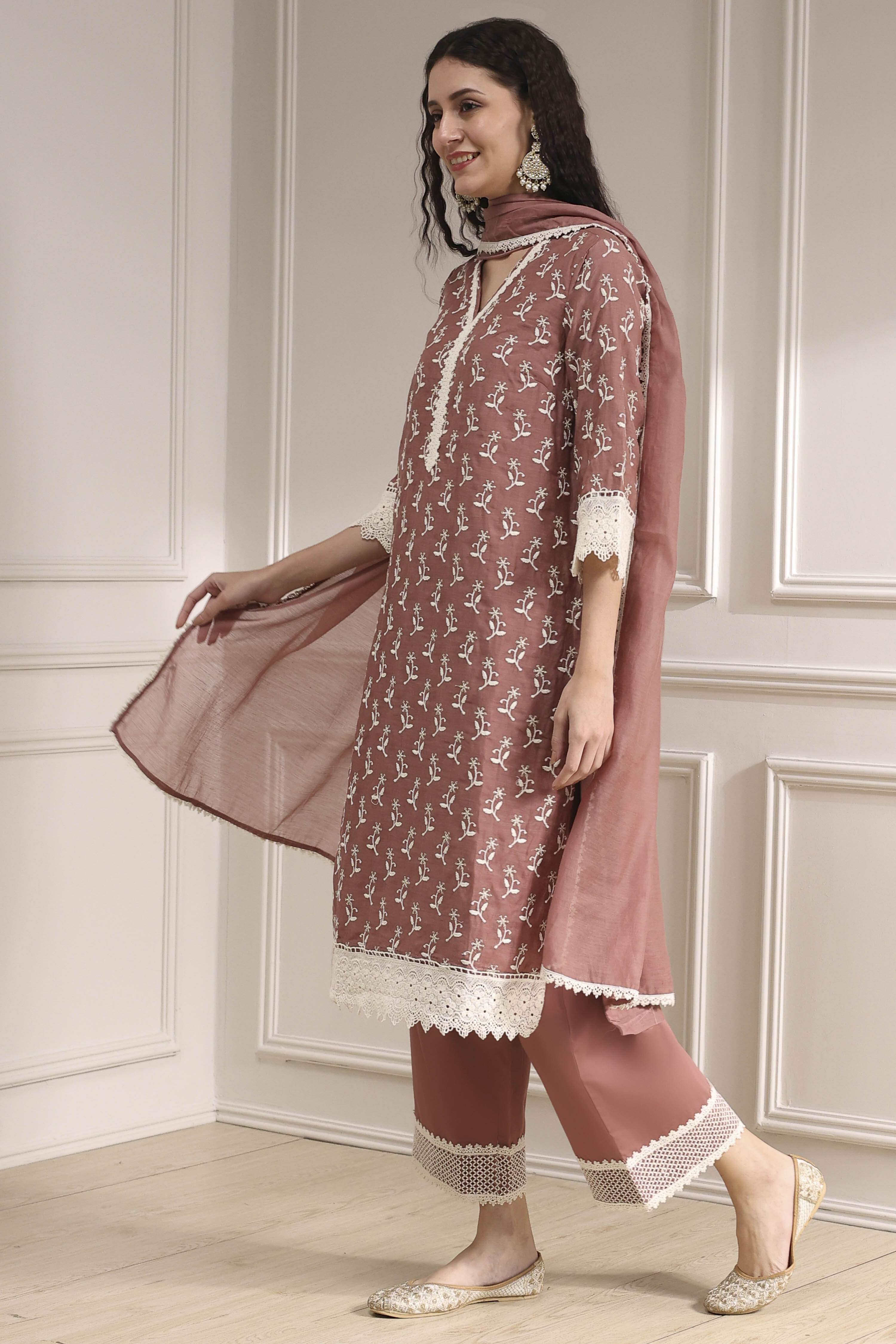 Sap Green Chanderi Straight Suit Set image number 3