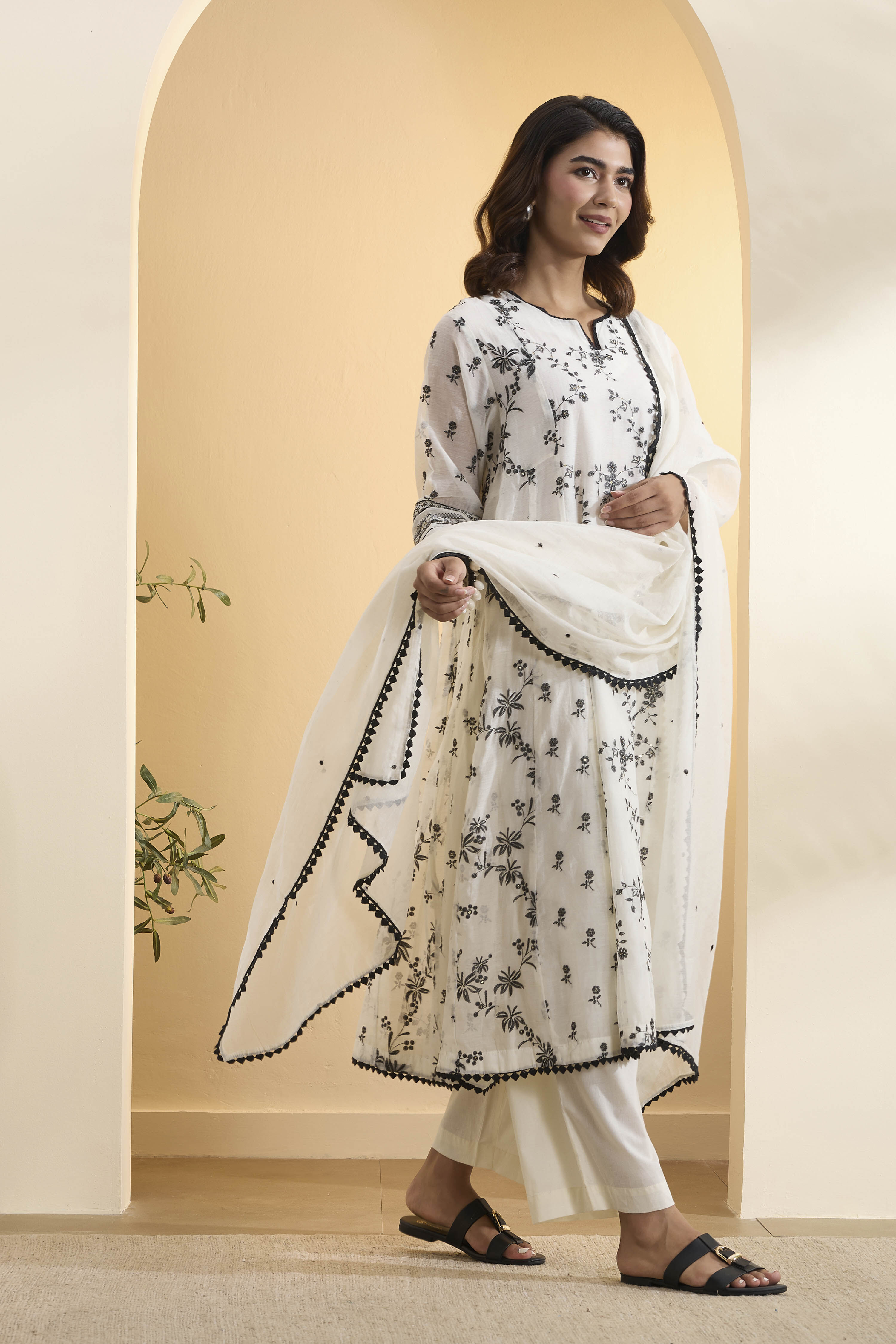Off White Cotton Silk Kalidar Suit Set image number 0