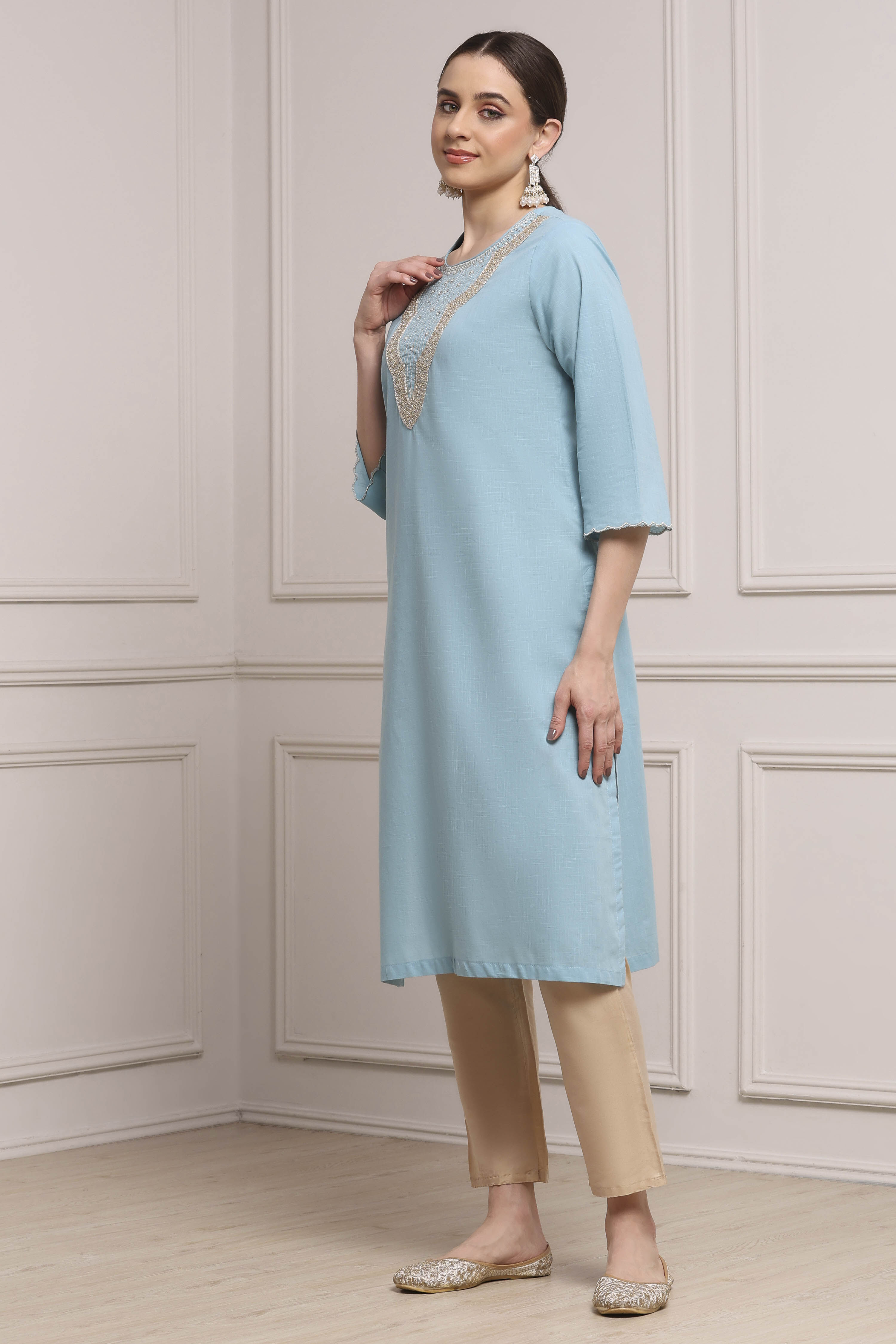 Blue Cotton Solid Straight Kurta image number 2