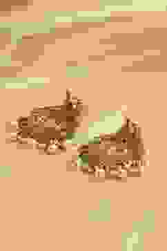 White Alloy Chaandbali image number 2