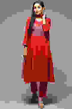 Red Rayon Gathered Kurta Pants Suit Set image number 5