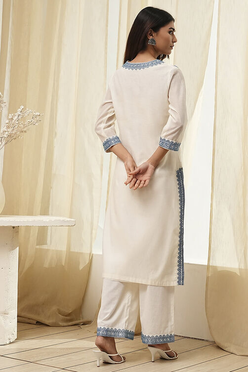 Pink Embroidered Straight Suit Set image number 4