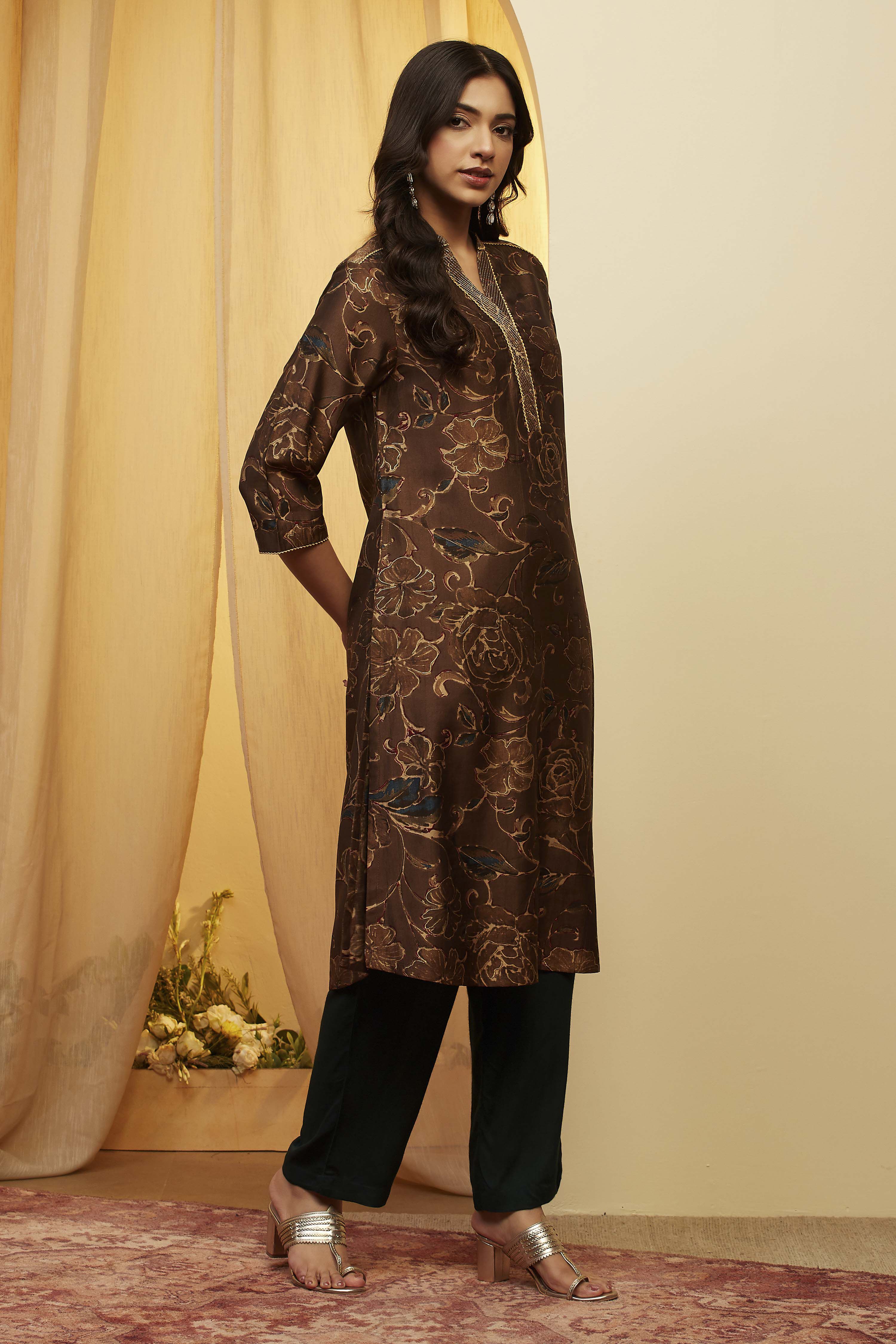 Brown Floral Printed Straight Kurta image number 3