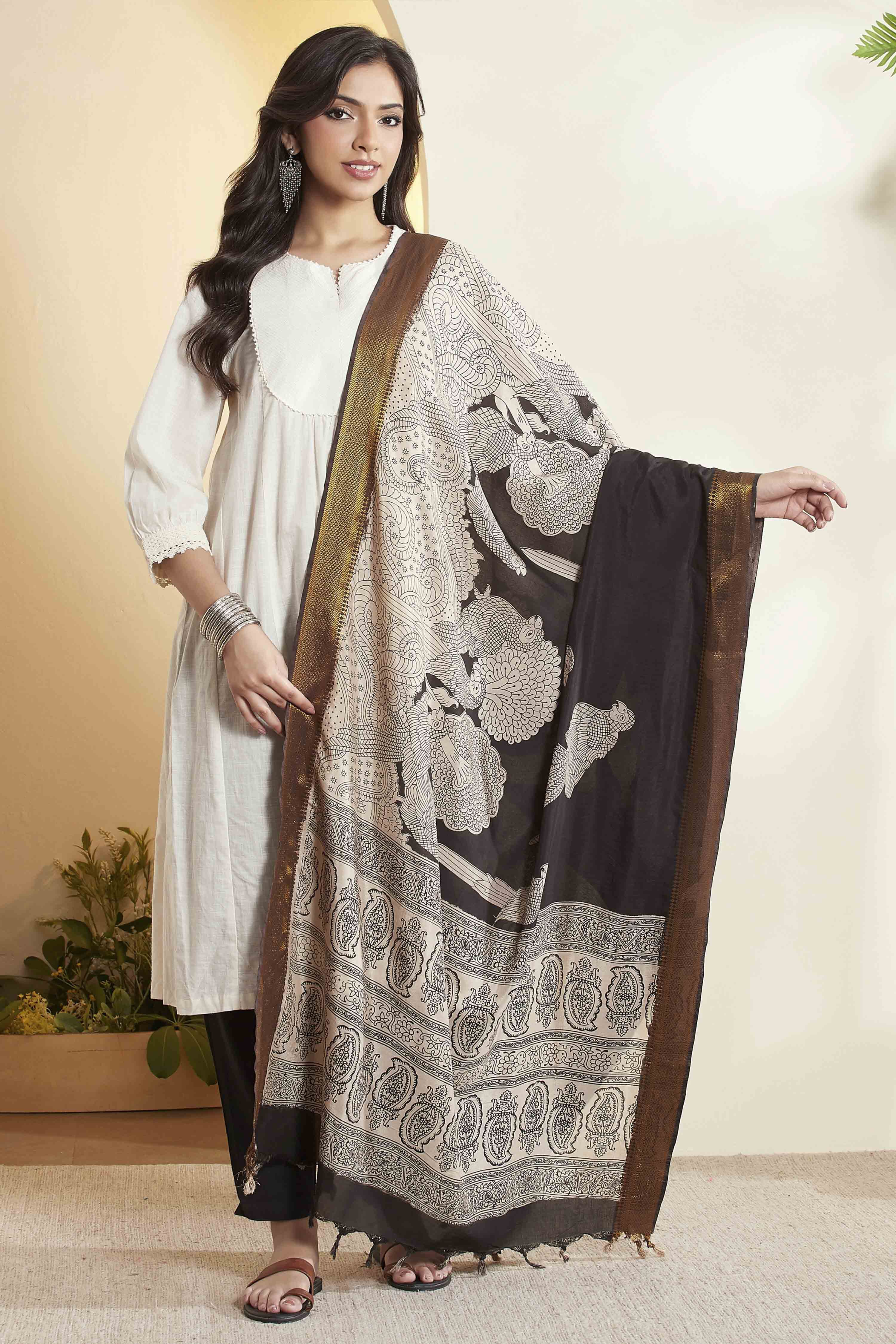 Black Chennur Silk Printed Dupatta image number 6