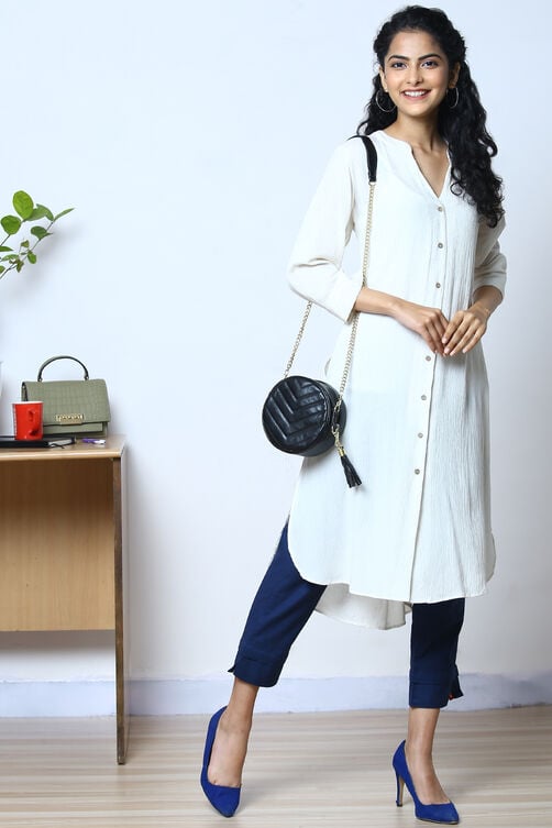 Off White Rayon Solid Kurti image number 3