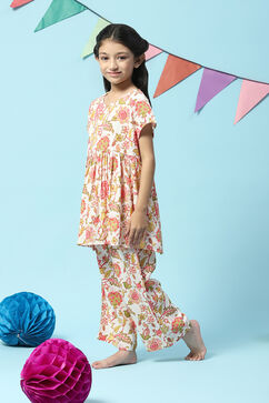 Off White & Red Rayon Printed Sleepwear image number 3