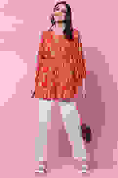 Red LIVA Flared Printed Short Kurti image number 5