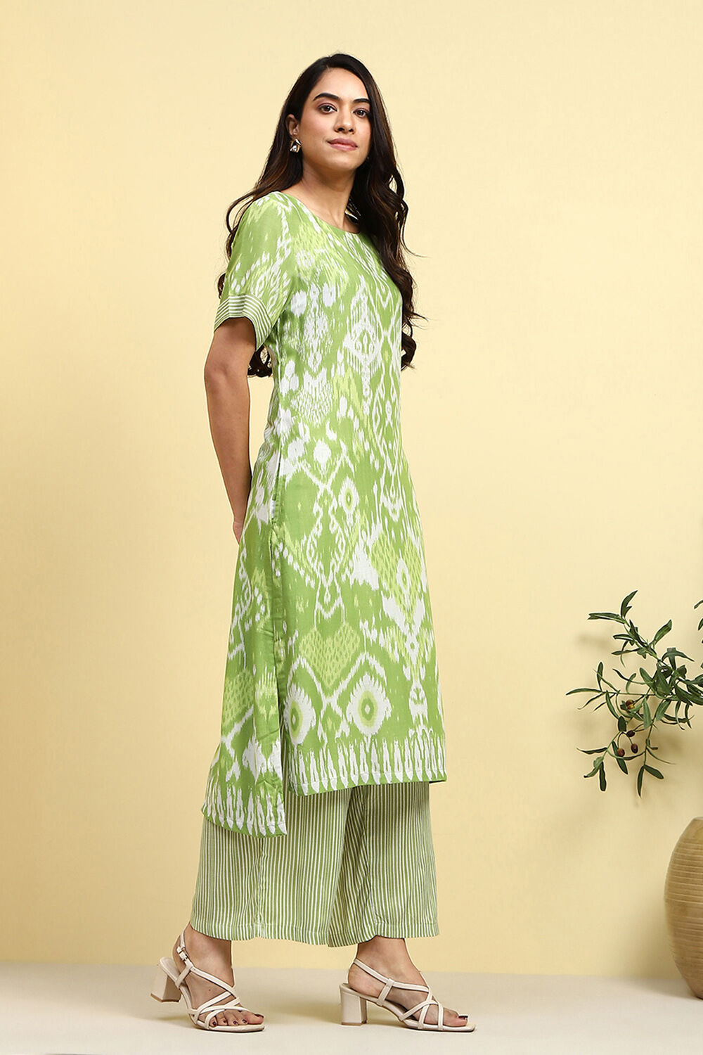 Blue Printed Straight Kurta Set image number 4