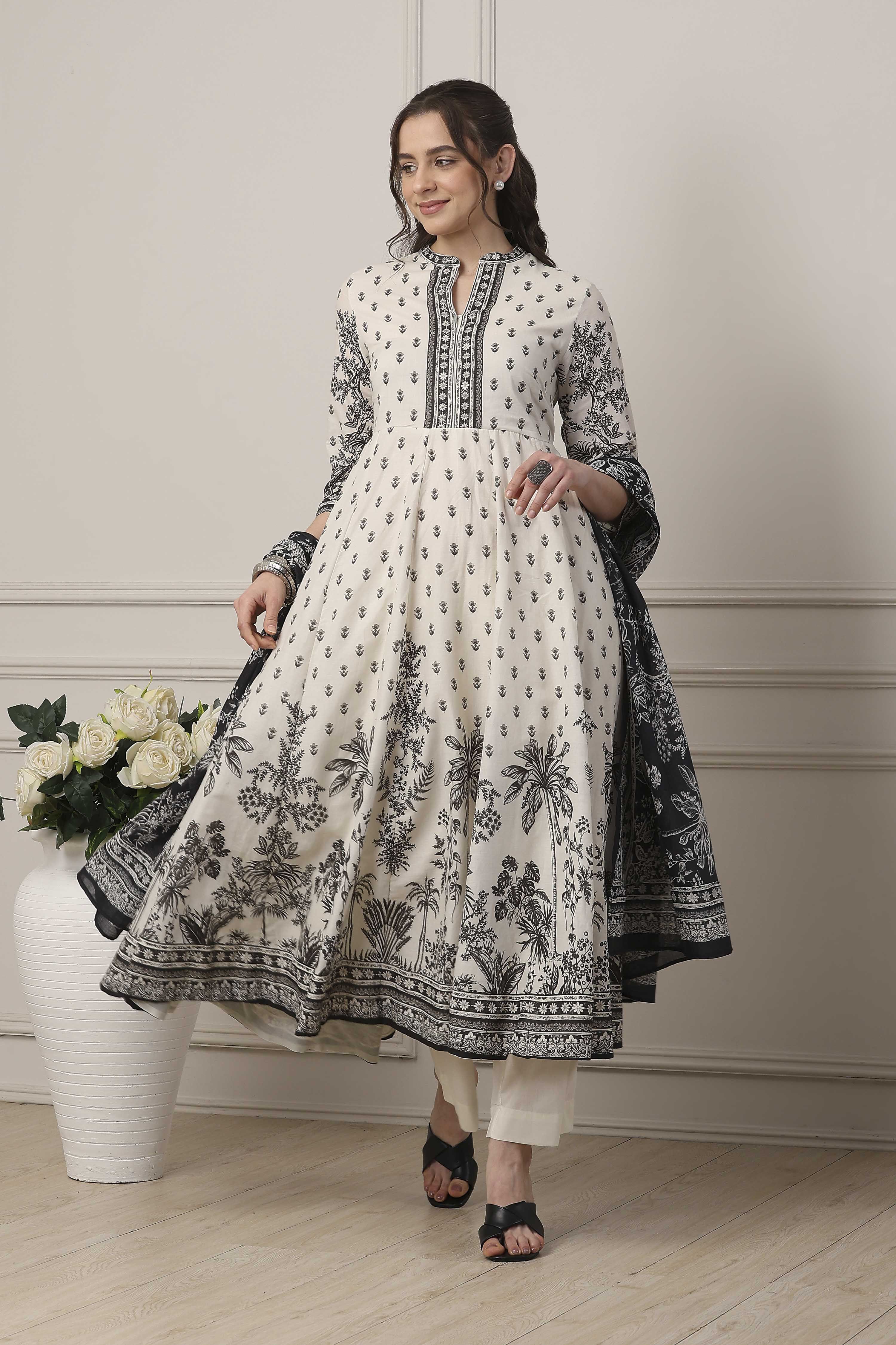 White Cotton Anarkali Suit Set image number 0