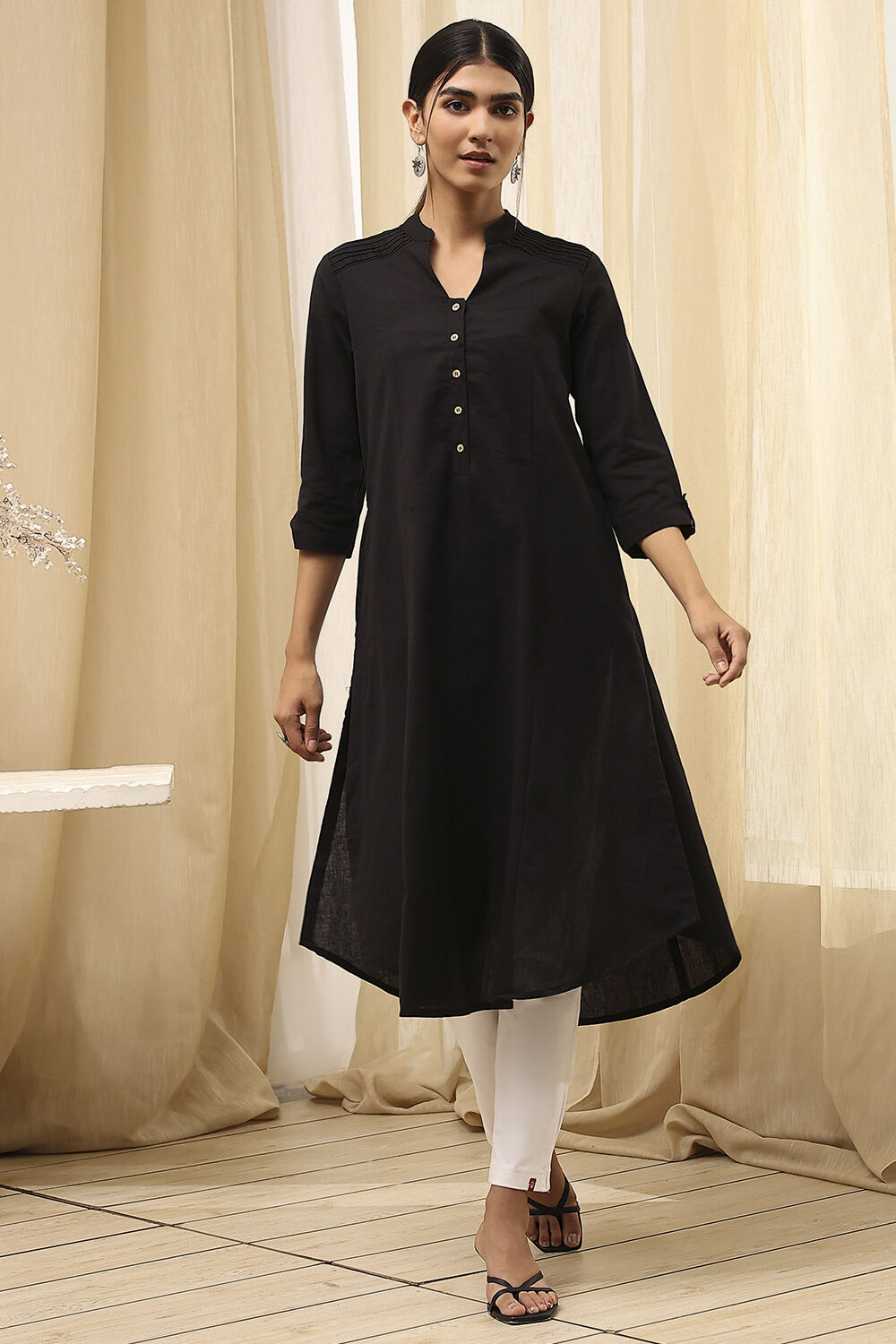 Black Cotton Blend Solid Straight Kurta image number 5