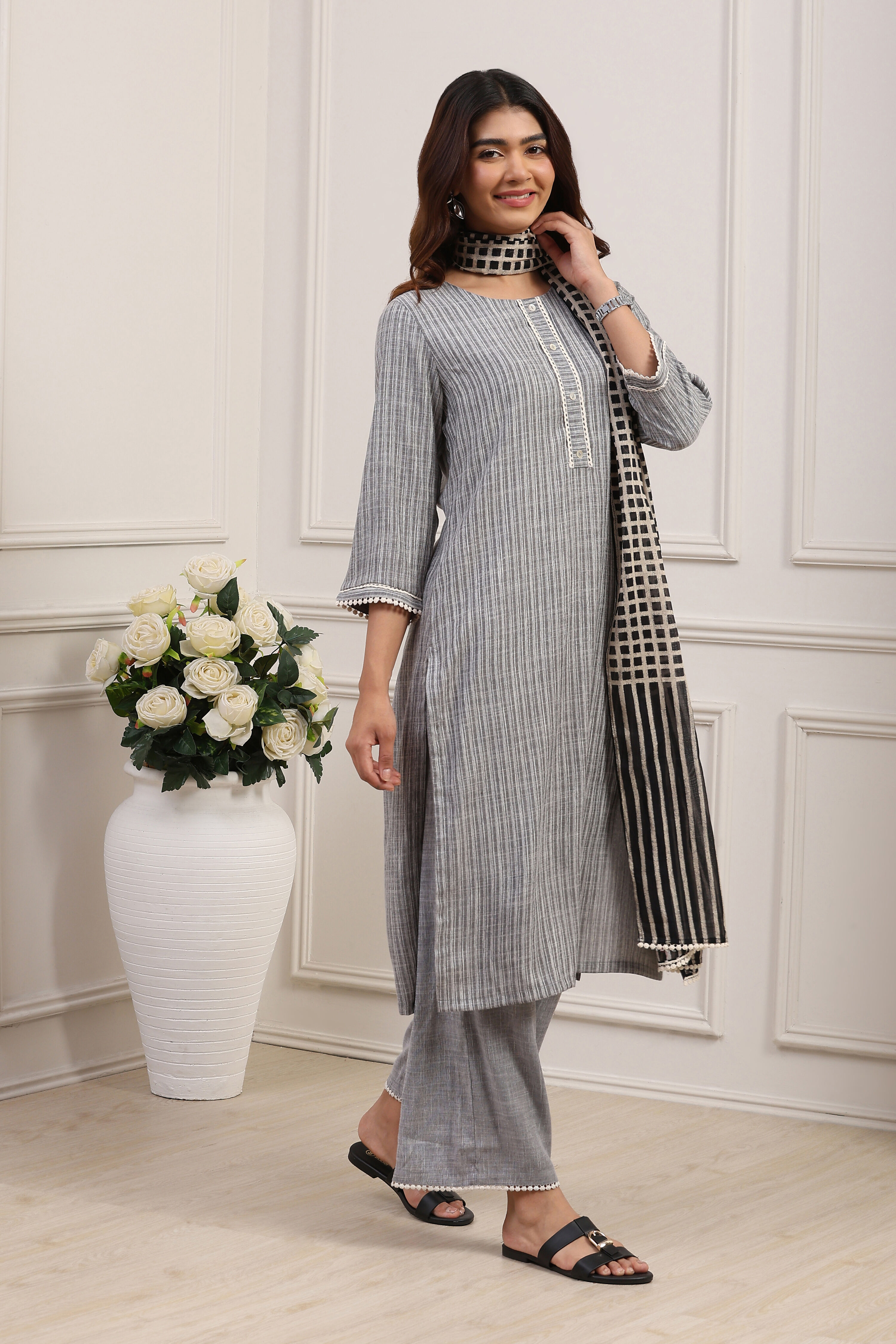 Black Polyester Yarndyed Straight Suit Set image number 5