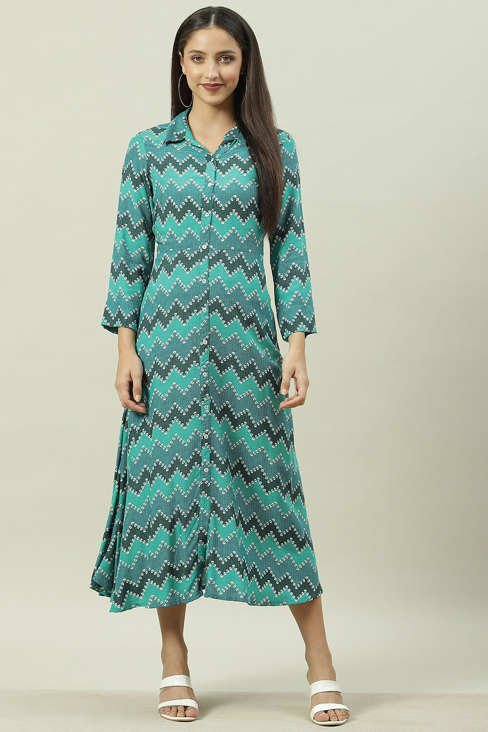 Turquoise Chevron Block Printed Shirt-Style Flared Dress image number 5