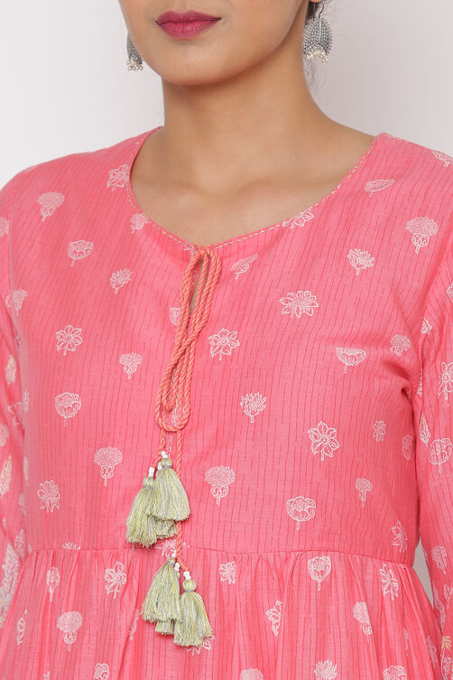 Pink Cotton Tiered Printed Kurta image number 1