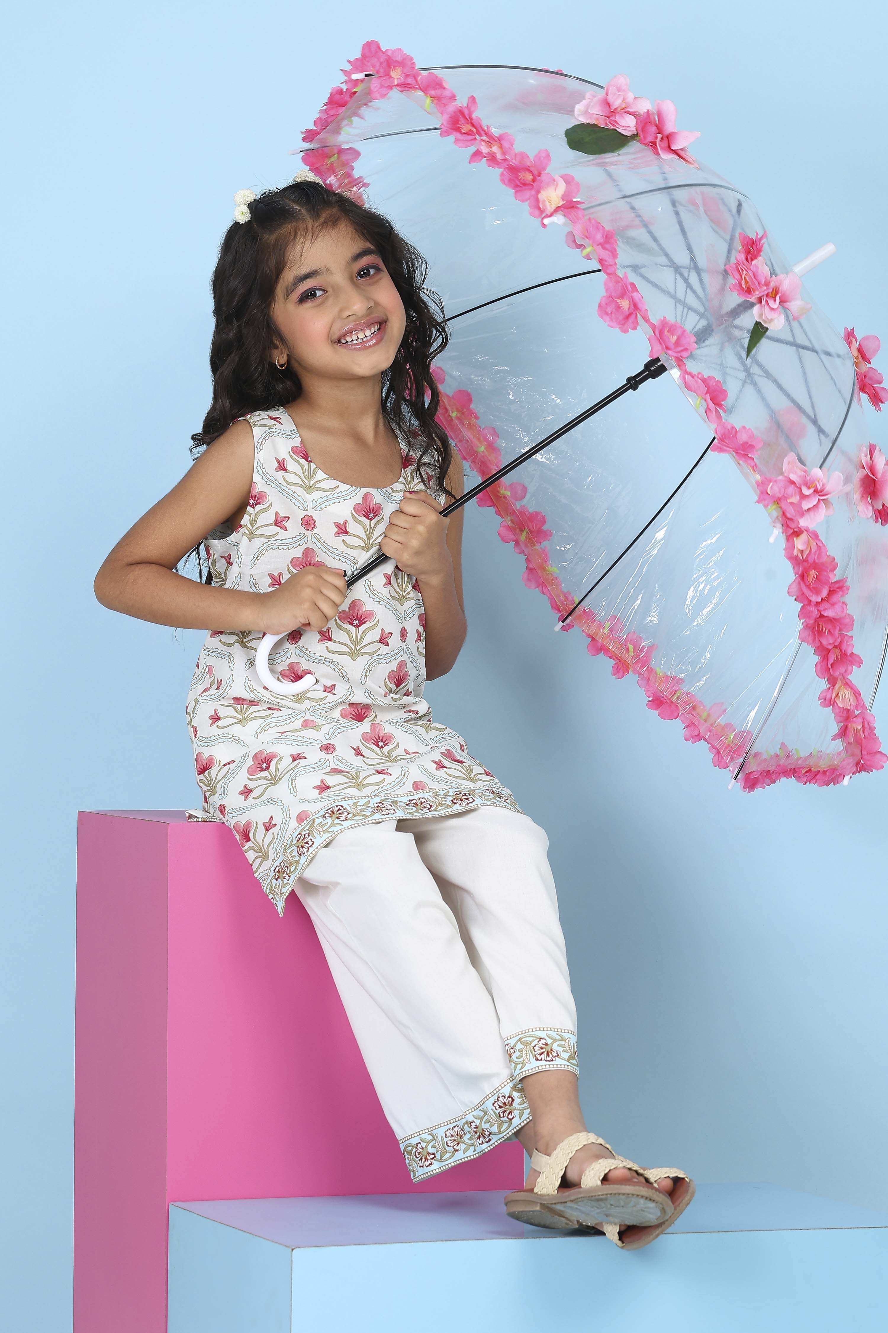 White Cotton Printed Straight Suit Set image number 0