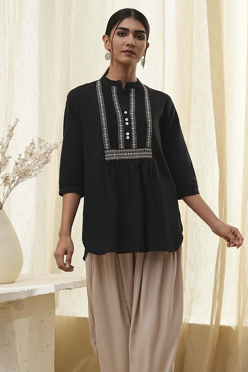 Black Cotton Yarn-Dyed Short Straight Kurta image number 5