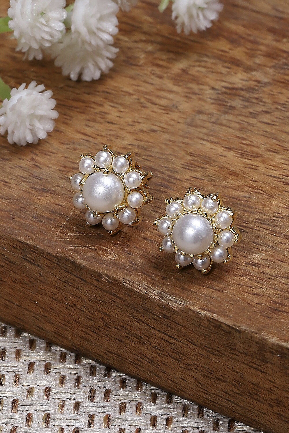 Pearl Brass Studs image number 0