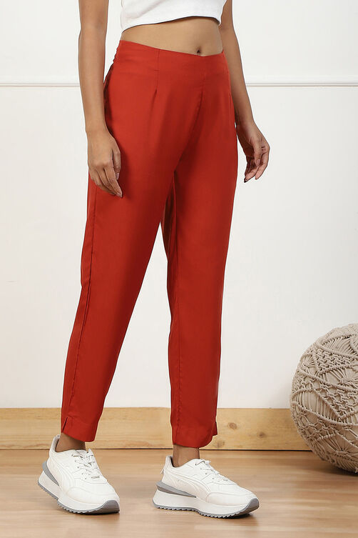Black Solid Mid-Rise Regular Pants image number 3