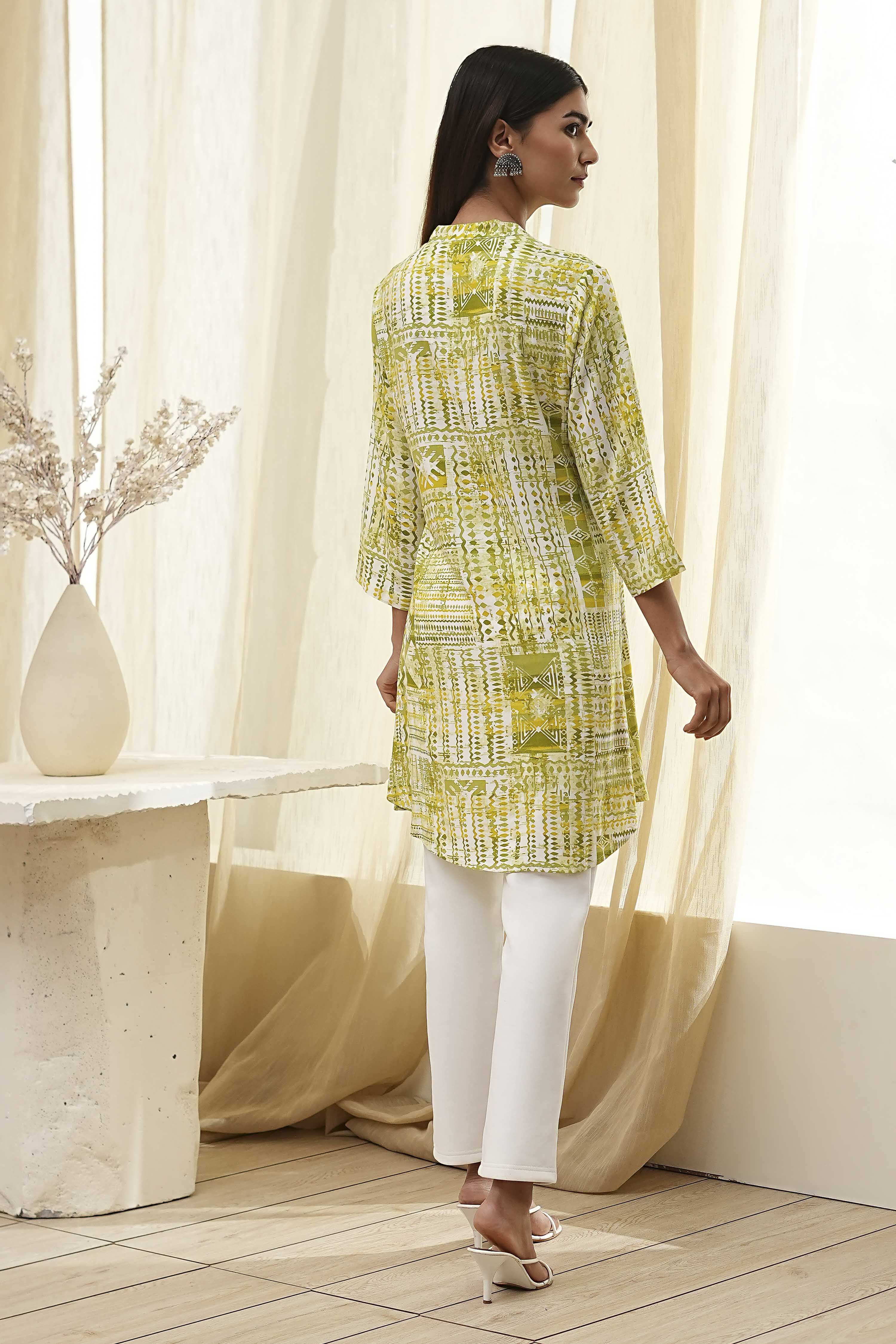 Lime Green Printed Straight Short Kurta image number 3
