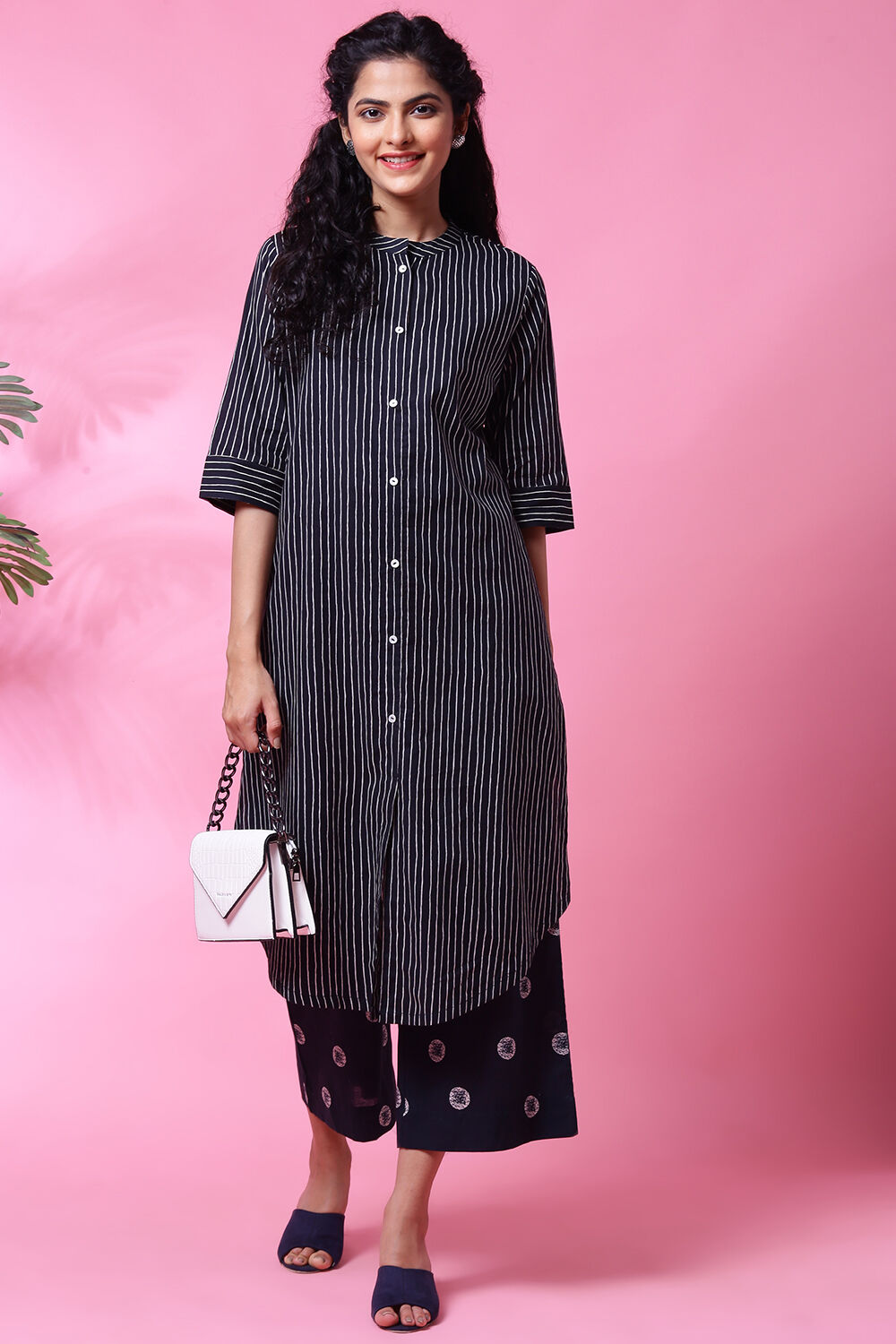 Black Cotton Straight Kurta Pants Set image number 5