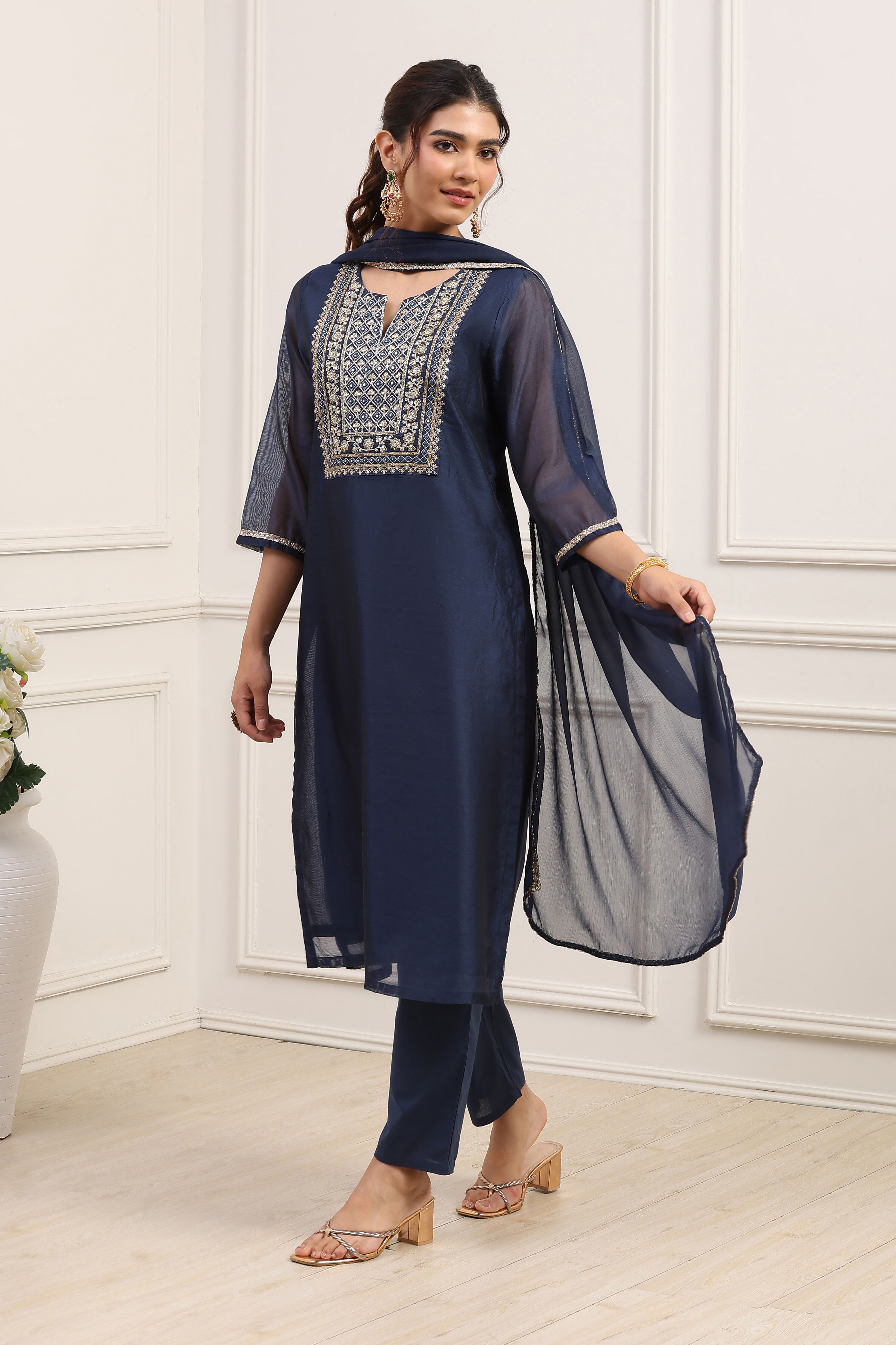 Red Poly Chanderi Yoke Embroidered Straight Suit Set image number 3