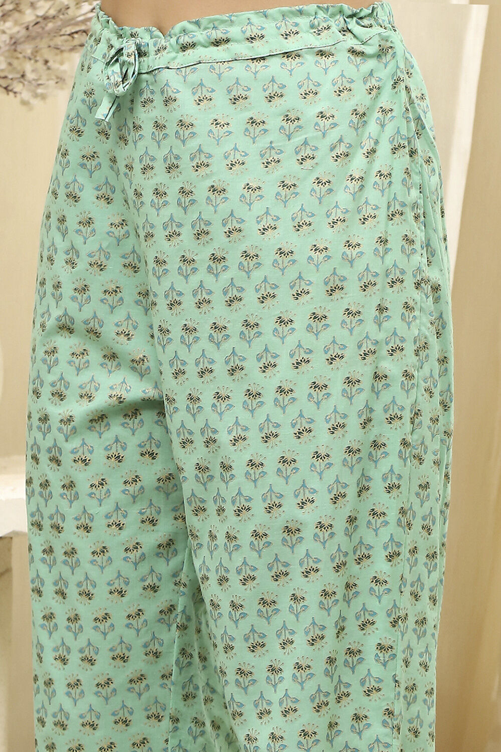 Green Cotton Screen Print Unstitched Suit Set image number 3