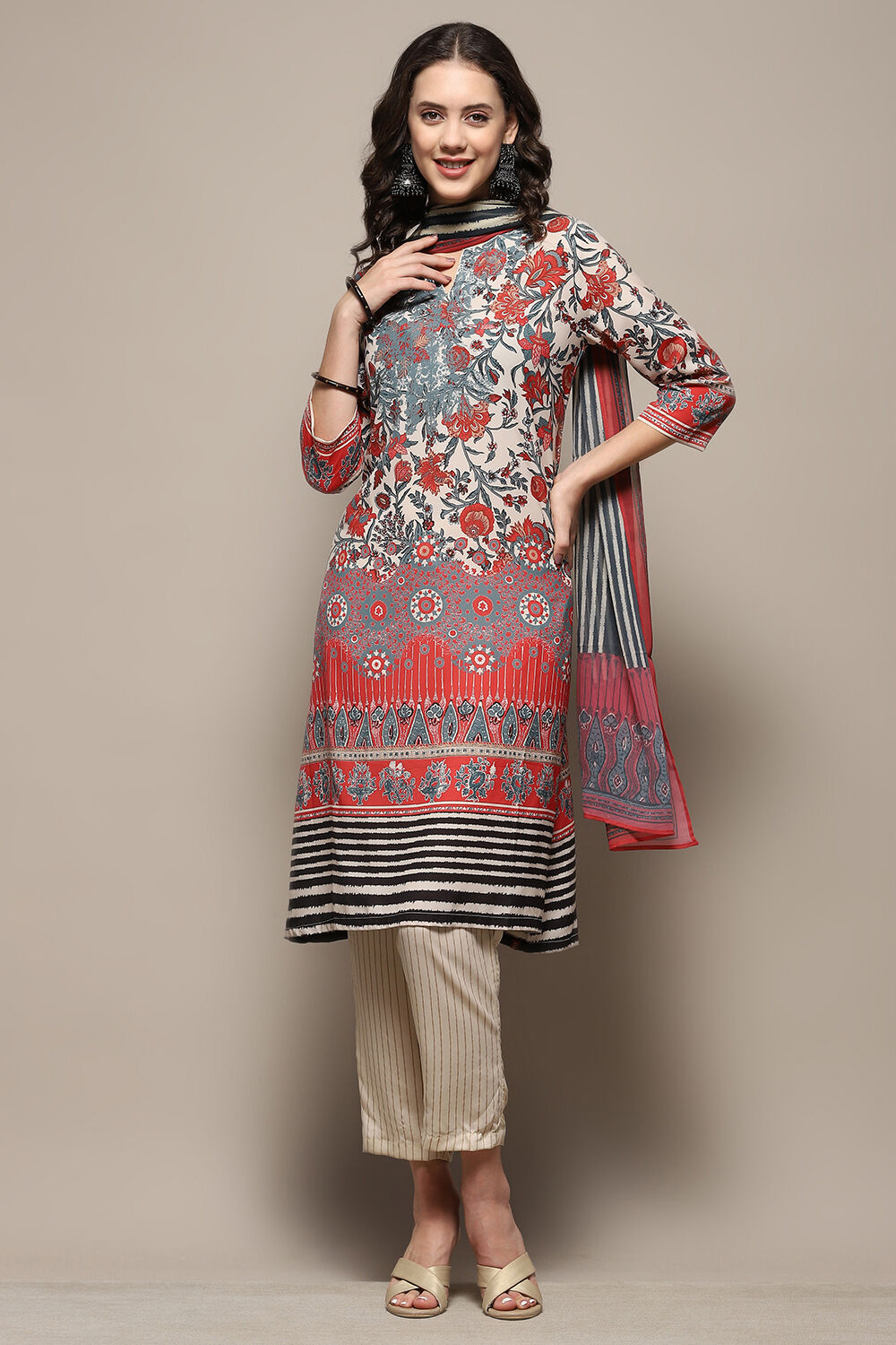 Beige Crepe Floral Printed Straight Suit Set image number 8