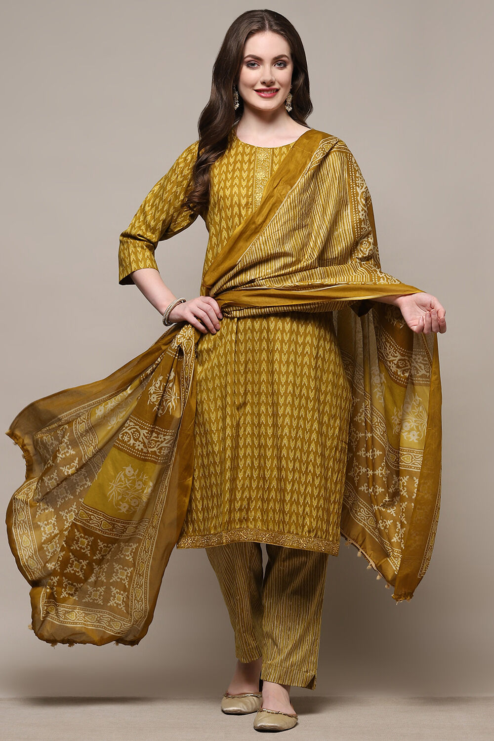 Green Cotton Screen Printed Unstitched Suit Set image number 1