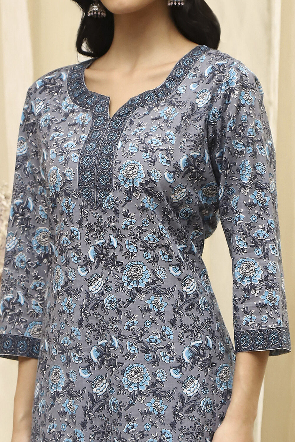 Grey Cotton Screen Print Unstitched Suit Set image number 2