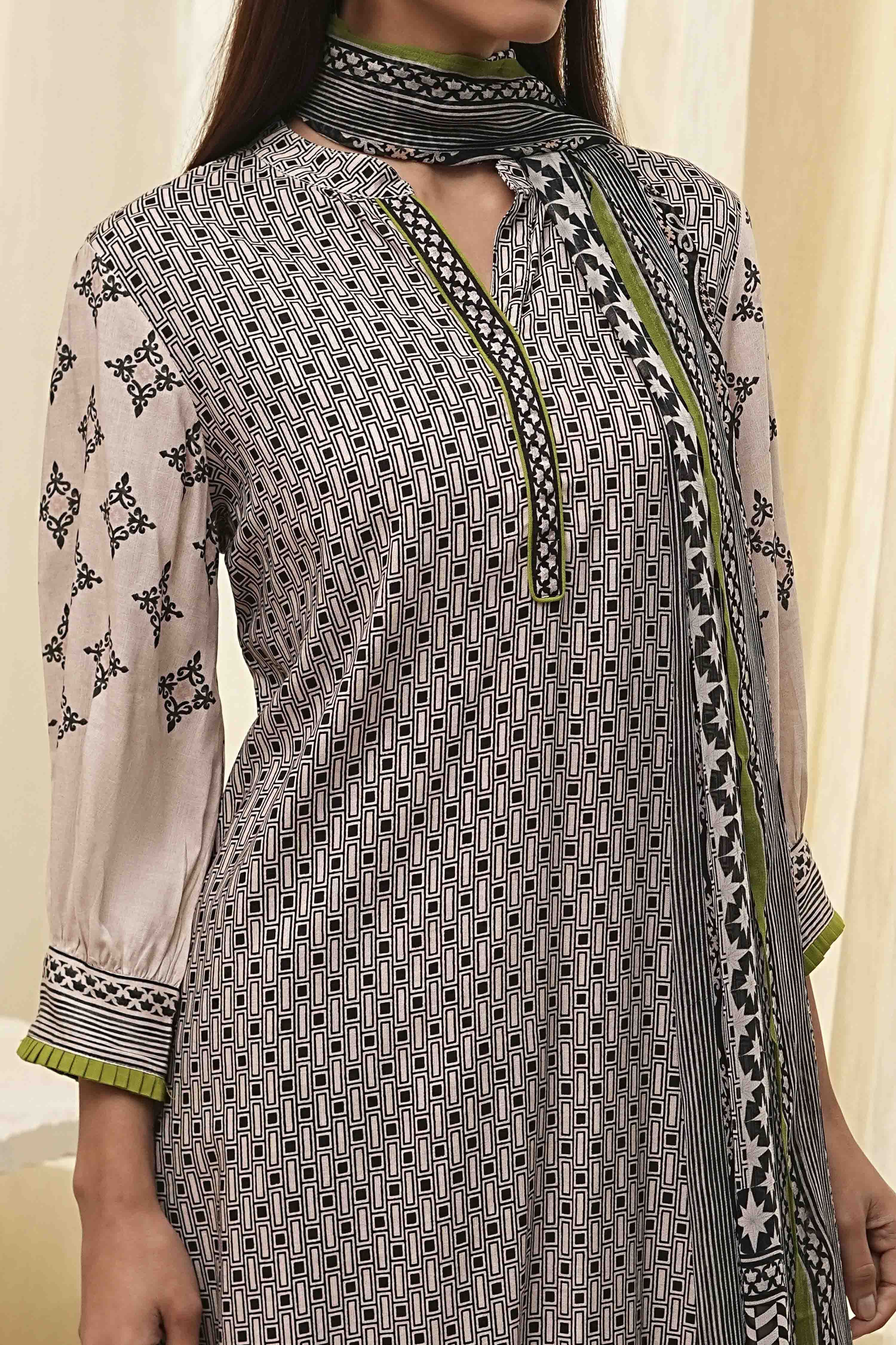 Black and Beige Printed Straight Suit Set image number 1